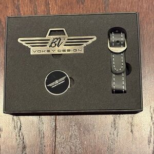 New Titleist Vokey Design Metal Golf Bag Tag & Ball Marker Gift Set, NEW IN BOX